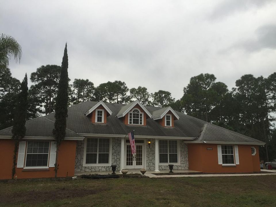 FRONT OF THE HOUSE