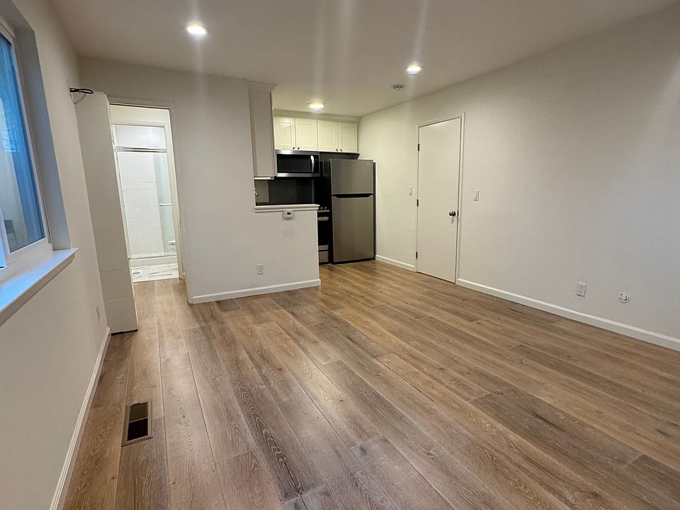 1st image of 416 Jackson Ave #4