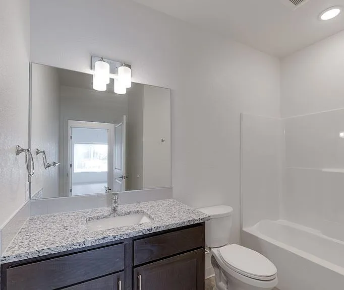 Liberty Gardens Apartments — Photo 21