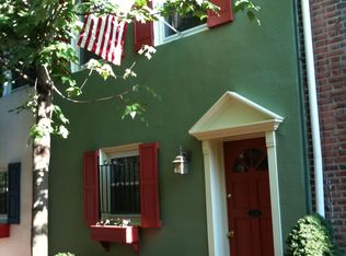1034 Waverly St, Philadelphia, PA 19147