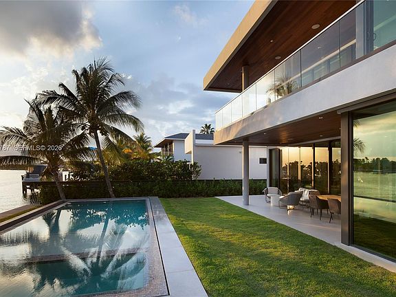 3rd image of 1234 S Biscayne Point Rd