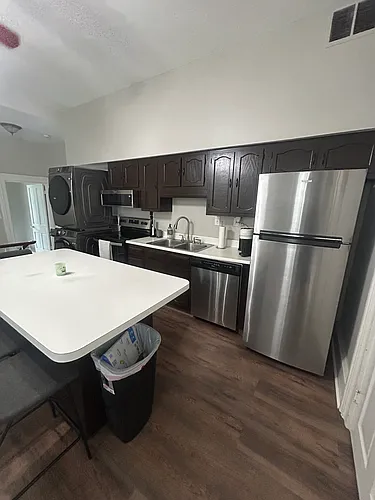 425 Russell St #1/2 Photo 1