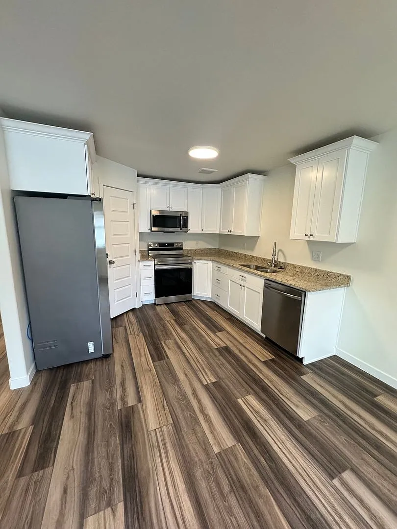 Modern 3 Bedroom, 2.5 Bathroom Townhome for Rent in Idaho Falls with Garage and Washer/Dryer Hook... — Photo 2