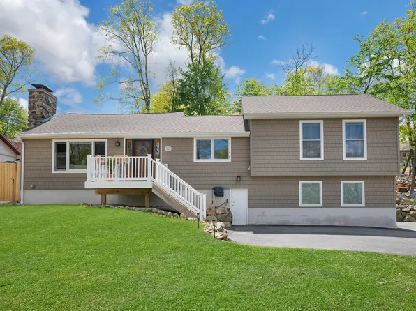 10 Lakeview Rd, Hopatcong, NJ 07843