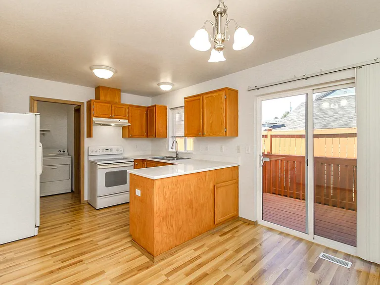 3307 S 43rd St — Photo 11