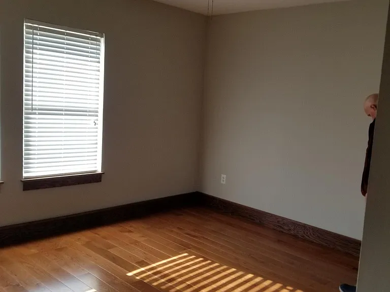 611 Kelton Ave — Photo 11