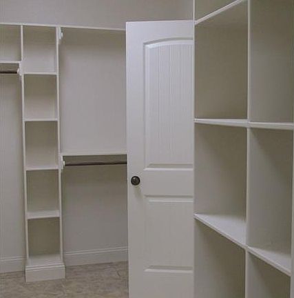 Right side of master walk in