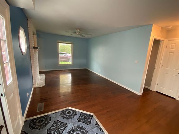 5th image of 391 Dakota Ct