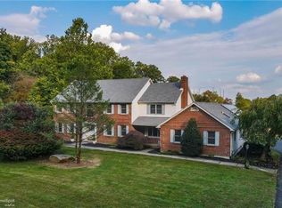 7630 Sweetwood Dr, Macungie, PA 18062