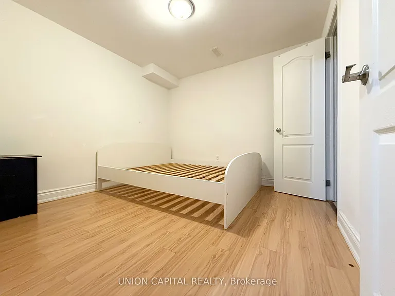 115 Dunbar Cres — Photo 23
