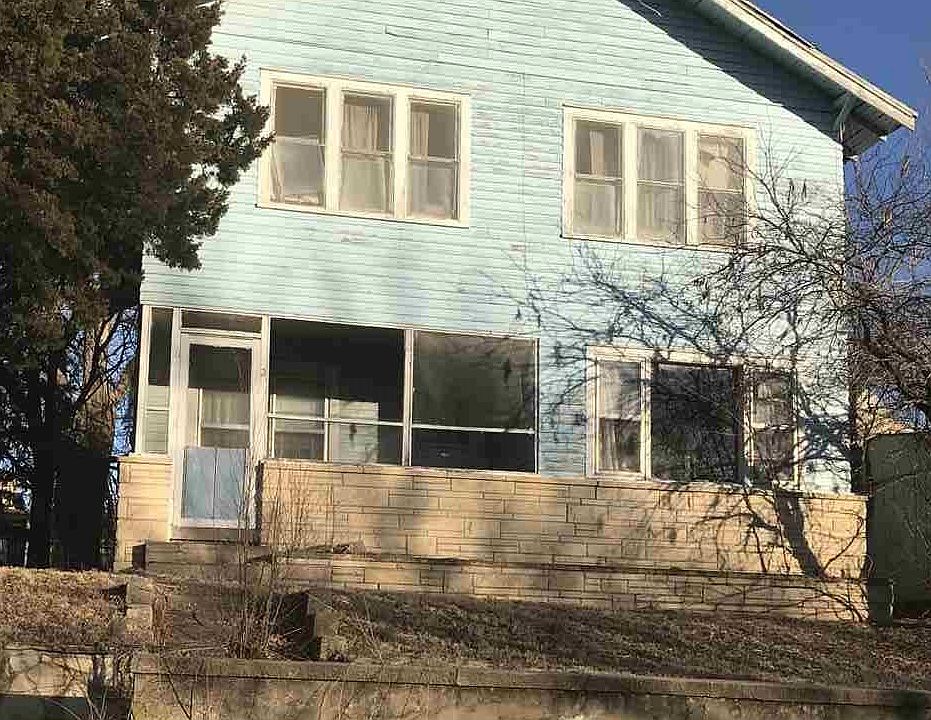 1st image of 310 S 2nd St
