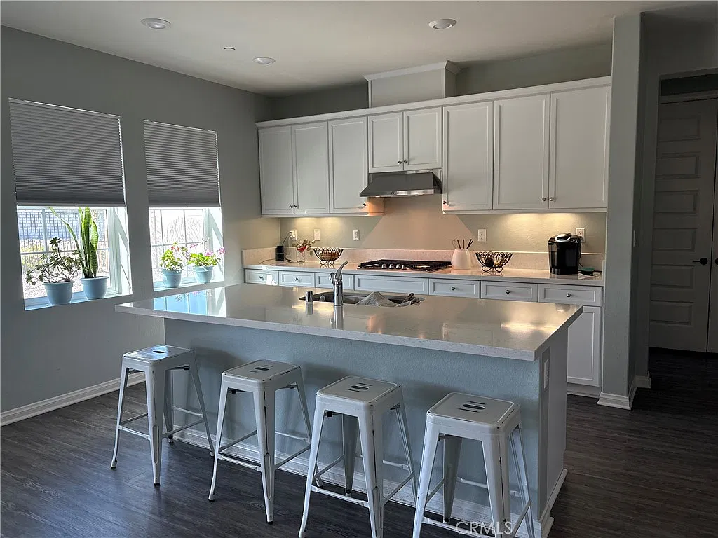 5 bed, 2.5 bath, 3234 sqft, $3,800 — Photo 3