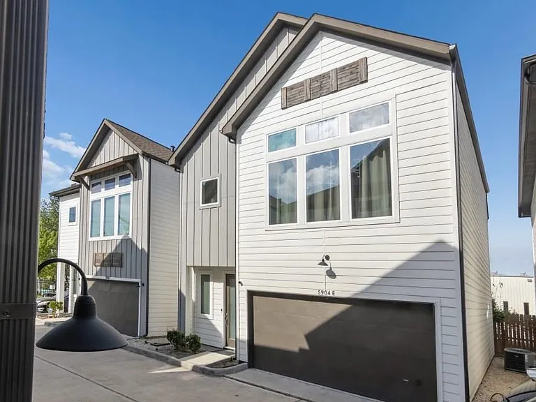 5904 Gardendale Dr #E — Photo 2