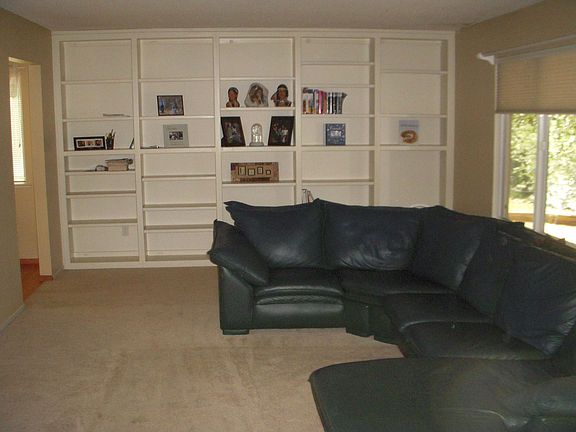 2nd image of 3389 Oxford Ct