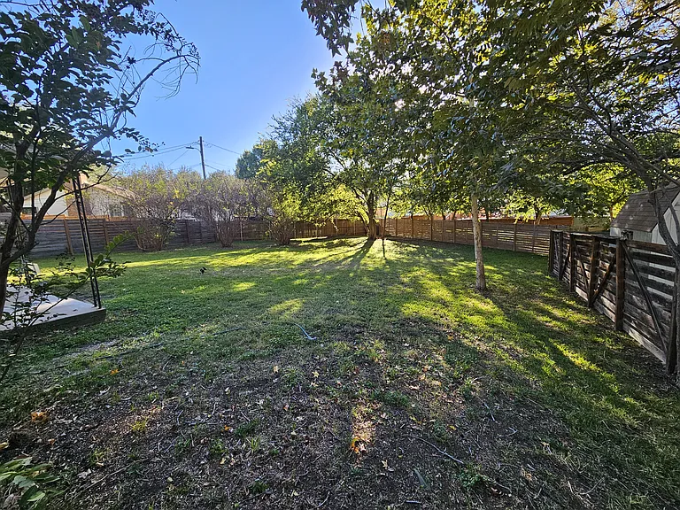 3402 Laguna Dr — Photo 5