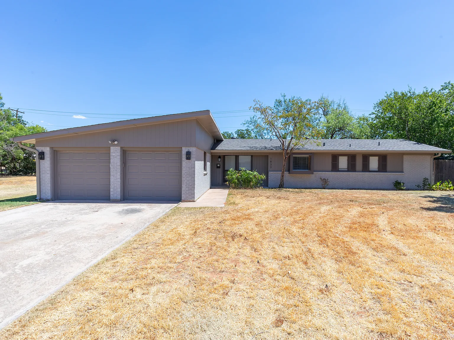 3 bed, 1598 sqft, $2,300 — Photo 1