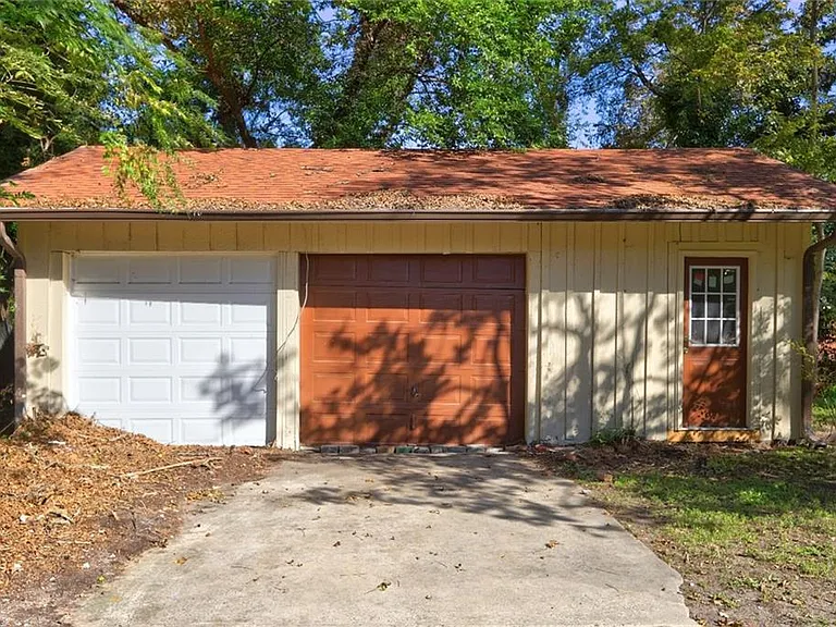 2733 Hillcrest Ave — Photo 48