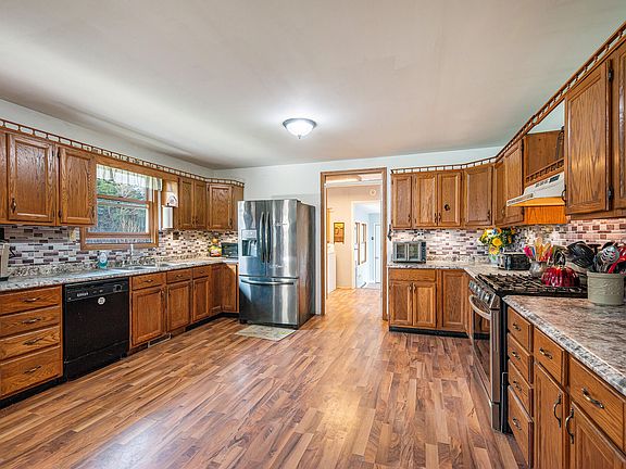 5th image of 5575 Coan St NE