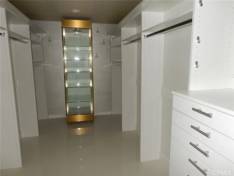 900 Island Dr #705 — Photo 10