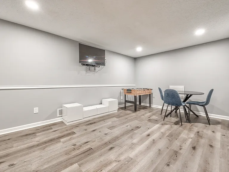 8601 N Pomona Ave — Photo 27