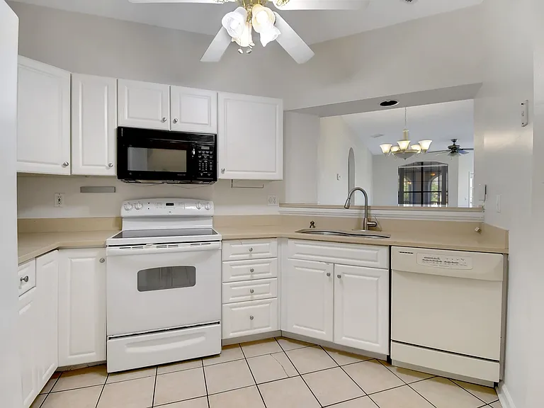 2231 Vista Cove Rd — Photo 11