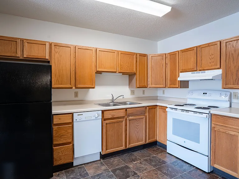 Dilworth, MN Fieldstone Apartments | 11A | Kitchen
