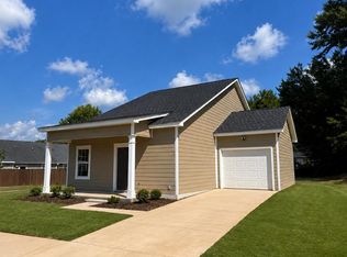 236 Lenox Cir, Lagrange, GA 30241
