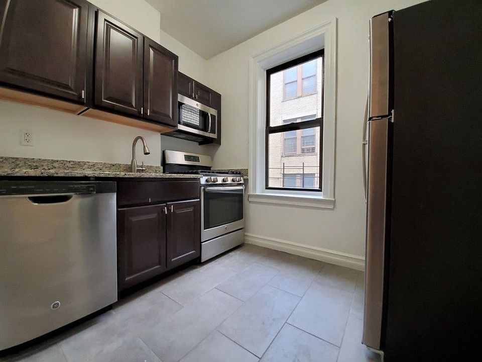 1st image of 3252 33rd St APT E5