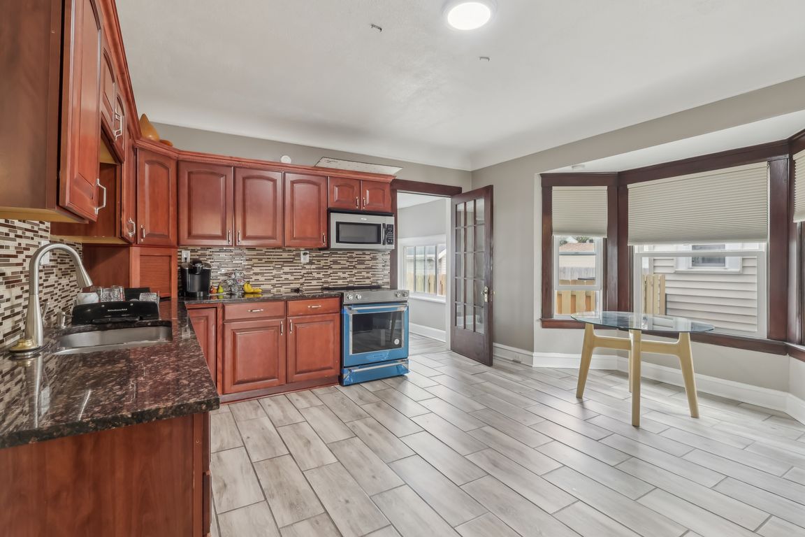 Lakeland Ave-1504-012.jpg