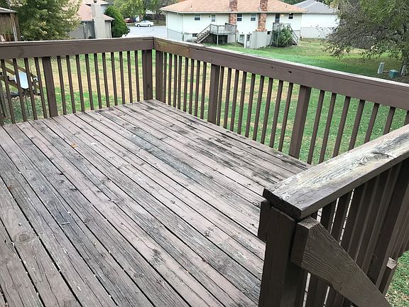 4th image of 16513 W 123rd St
