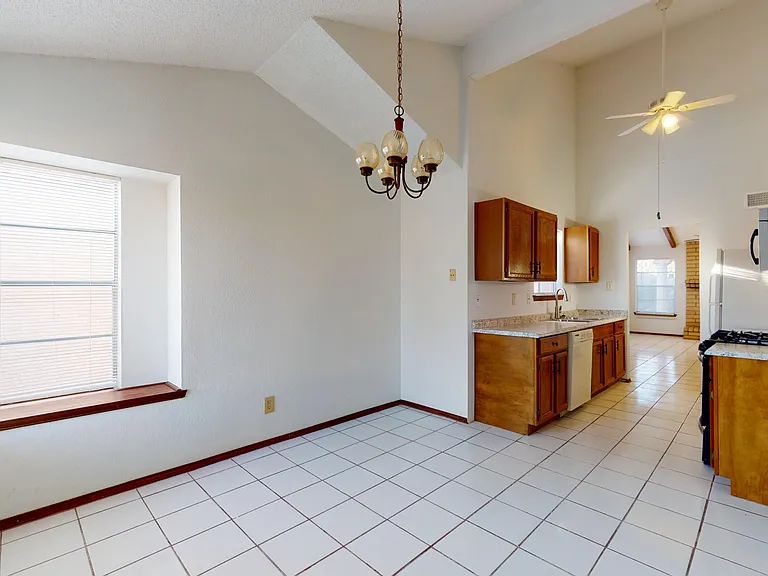 909 Tepic Dr #B — Photo 12