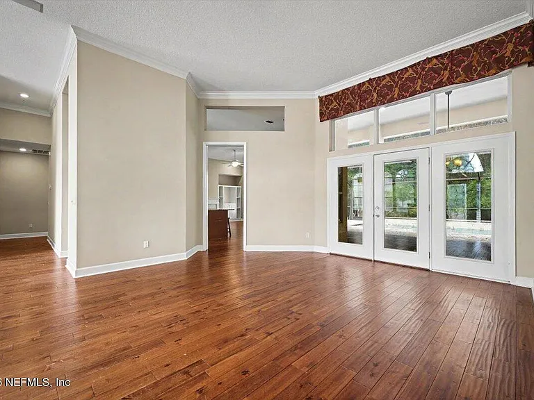 337 S Mill View Way — Photo 16