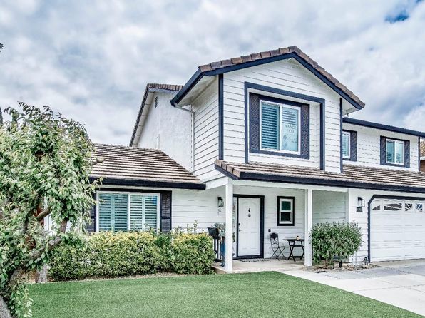 1701 Hemlock Ct, Hollister, CA 95023