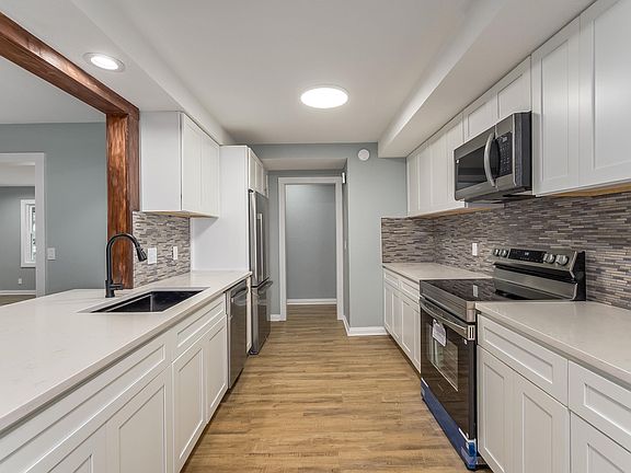5th image of 9301 W Birch Ln