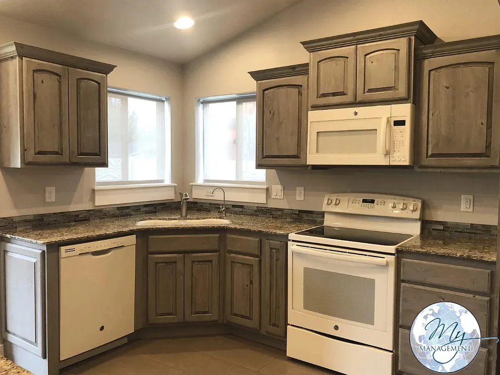 $2100 | 3 bedroom 2 bathroom House w/ Garage | Twin Falls, ID 83301 — Photo 2