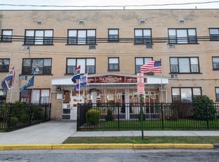 34 Elk St APT 3B, Hempstead, NY 11550
