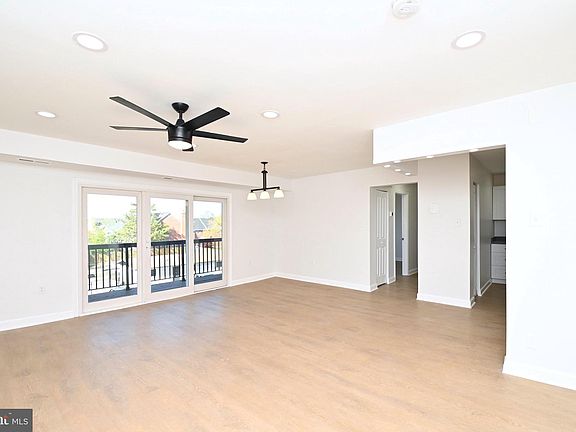 2nd image of 204 Park Terrace Ct SE APT 30