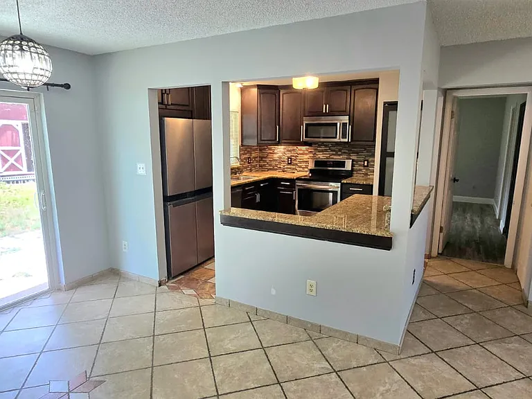 1340 Paradise Ln — Photo 25