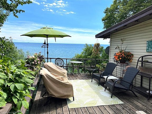 3rd image of 110 Old Lakeshore Rd