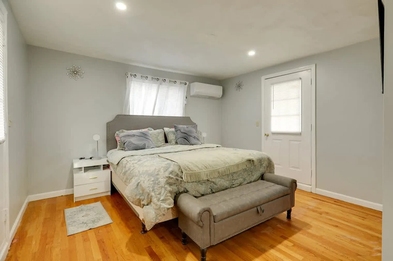 1 bed, 1.0 bath, 495 sqft, $3,562 — Photo 4