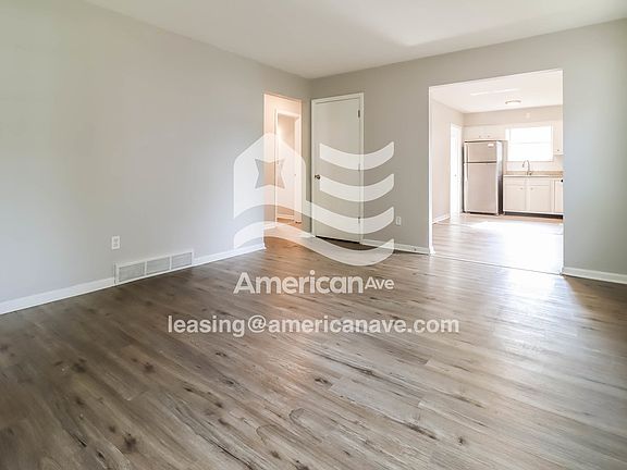 1113845_004_living_room_4.jpg