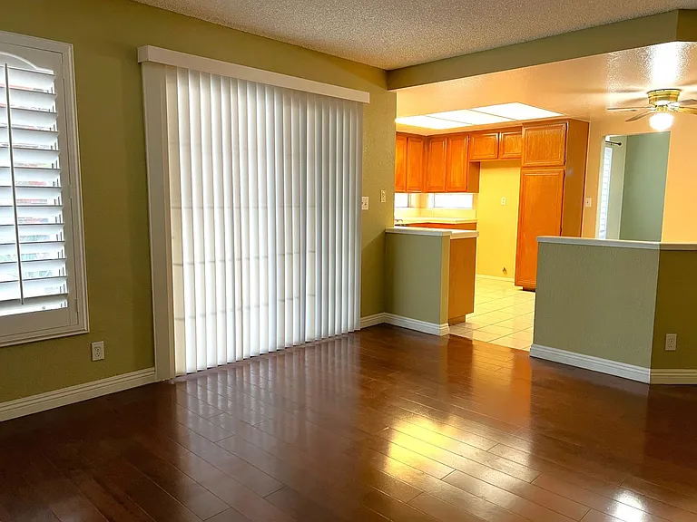 1349 Crestmont Dr — Photo 8