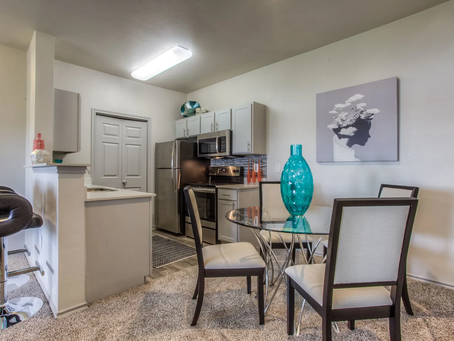 Waters Edge Villas — Photo 4