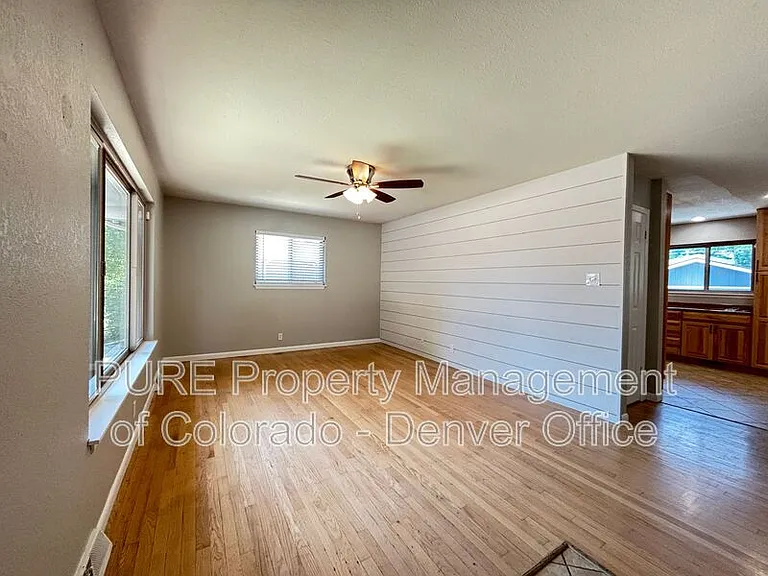 2255 S Clermont St — Photo 4