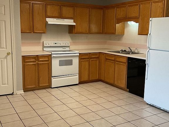 3rd image of 3906 Hitchrock Dr #B