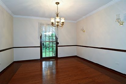 5th image of 220 Roslara Ct