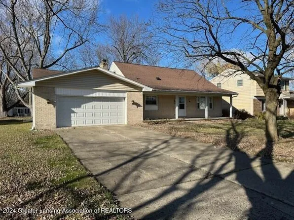 304 Elmshaven Dr, Lansing, MI 48917