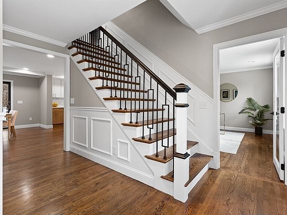4th image of 12 Brookside Ln