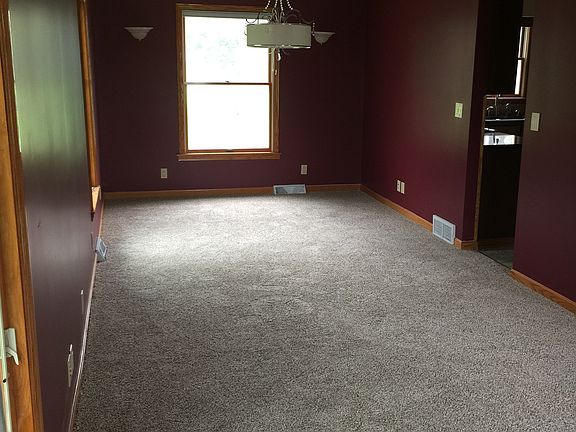 2nd image of 770 Pin Oak Dr