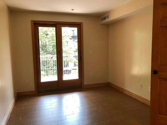 3rd image of 571 Carroll St #2A